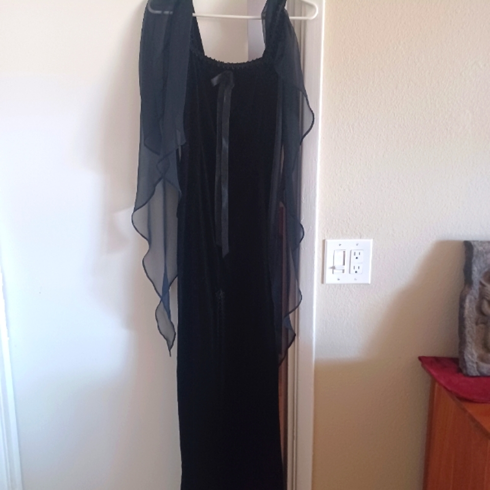 Jeannie Nitro Black Velvet M Full Length Dress